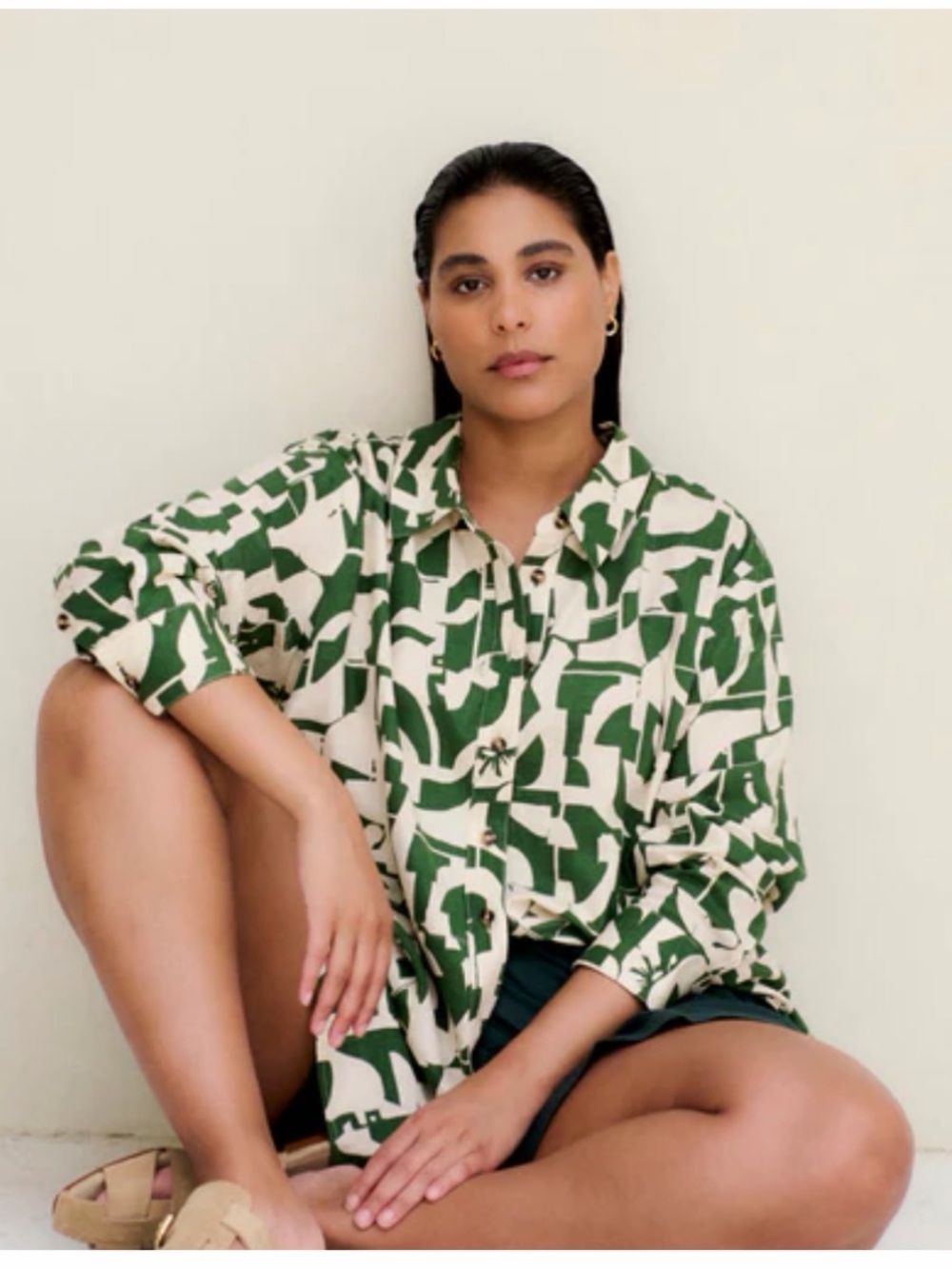 “Universal Standard” Dawn Linen High Low Tunic in Green & Cream Hedge Maze Print